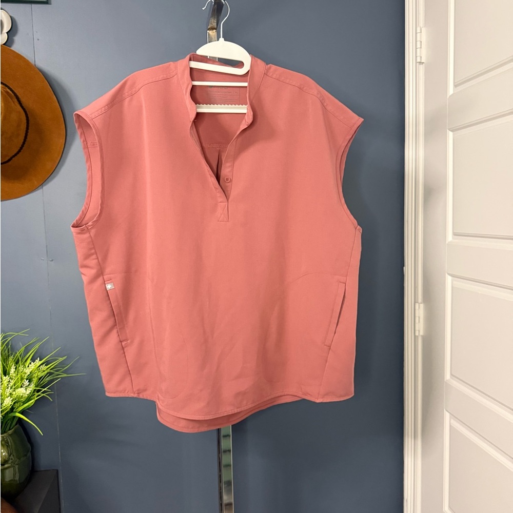 Figs Woman’s Rafaela Scrub Top Mauve Preloved  Size: XL